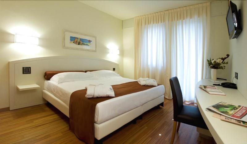 Hotel Napoleon 3*